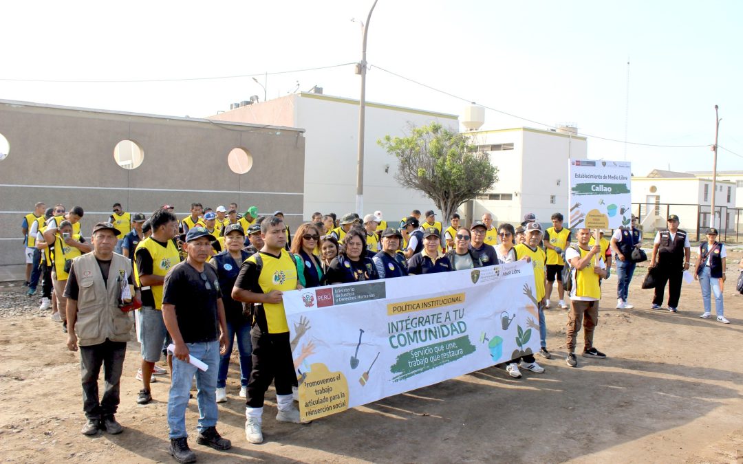 Sentenciados de Medio Libre Callao realizan jornada de limpieza en el Cenecp
